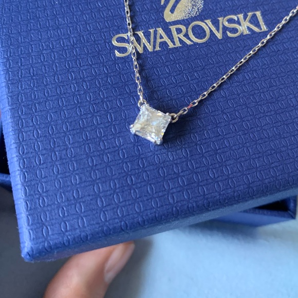 Authentic Swarovski: Cubic Necklace - Picture 2 of 4